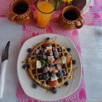 Waffle con frutas